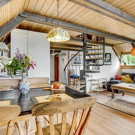 Amazing Home In Logstrup With Kitchen Exterior foto