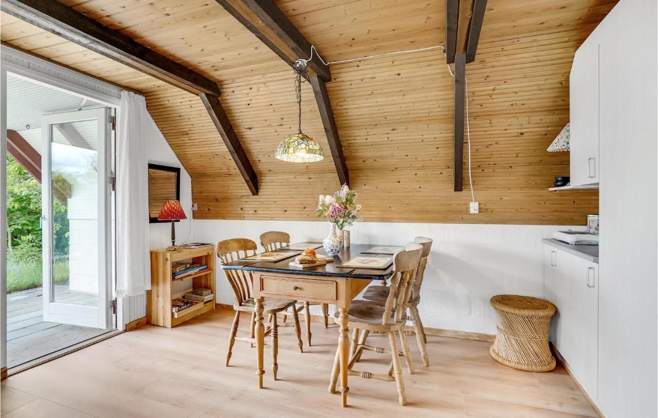 Amazing Home In Logstrup With Kitchen Exterior foto