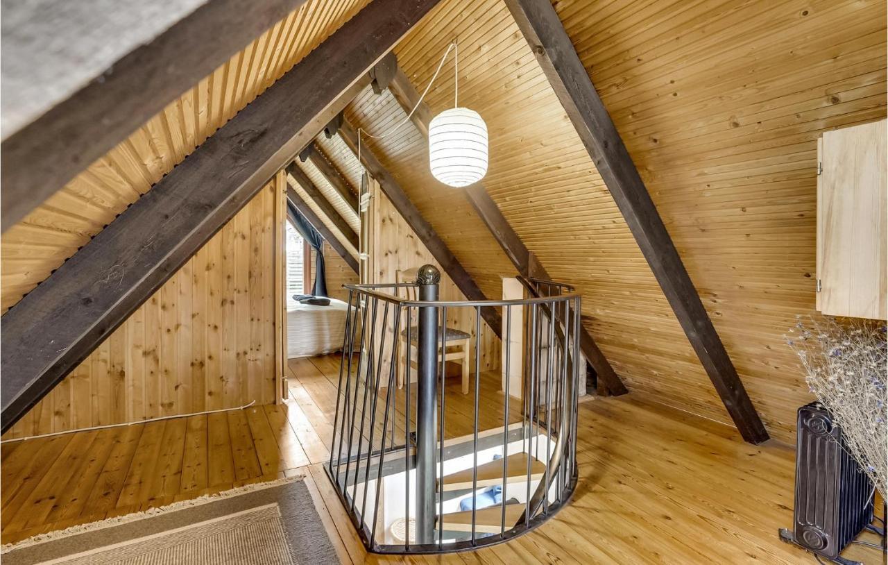 Amazing Home In Logstrup With Kitchen Exterior foto