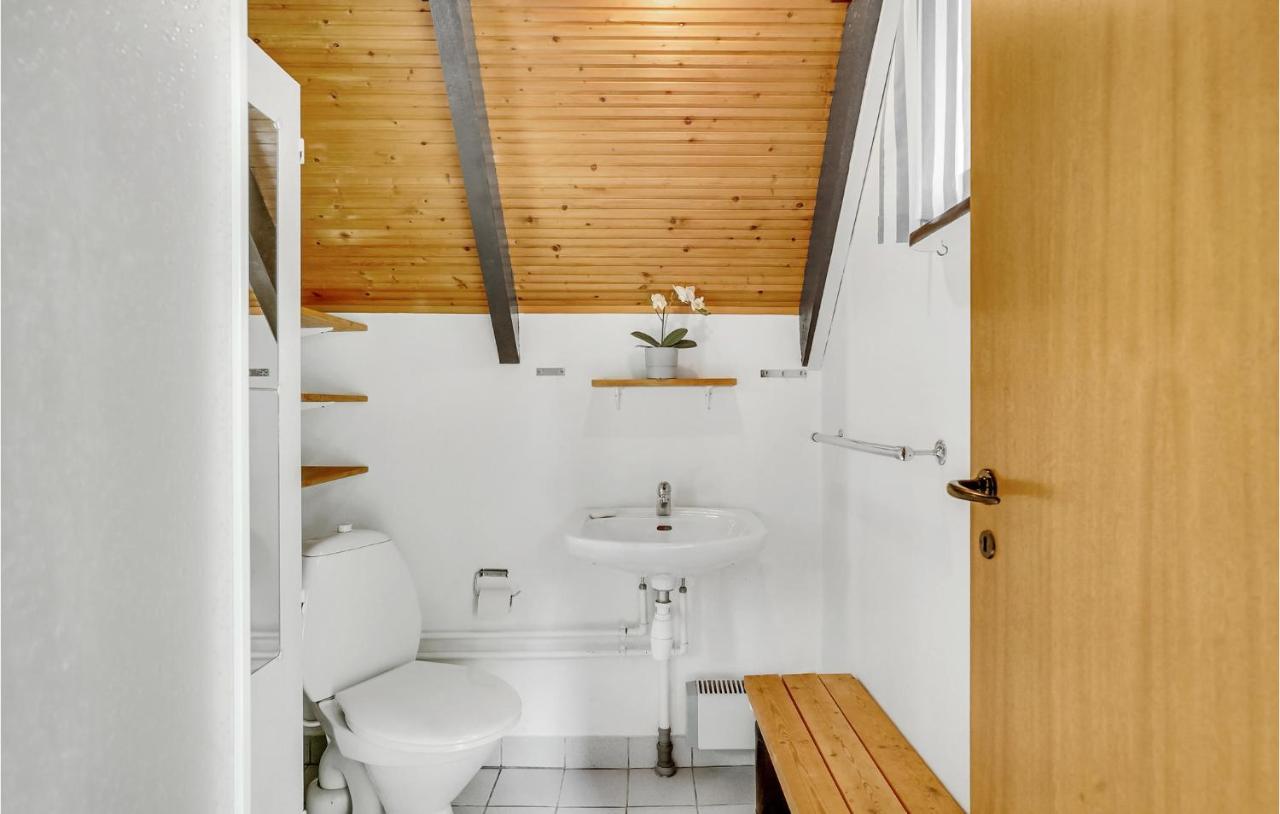 Amazing Home In Logstrup With Kitchen Exterior foto
